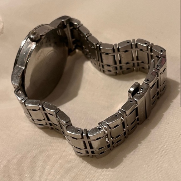 BURBERRY SILVER TONE HERITAGE STAINLESS STEEL BLACK DIAL MEN WATCH BU1364 - Picture 2 of 4